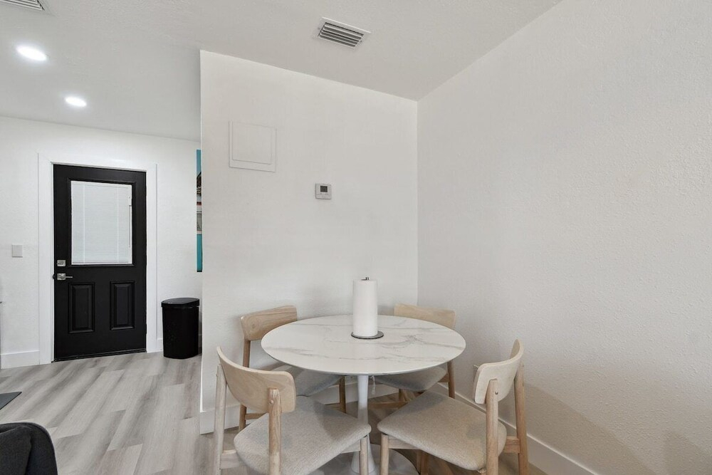 117 127th Ave E Unit 6