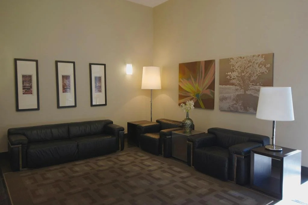 Suite Digs Vetro