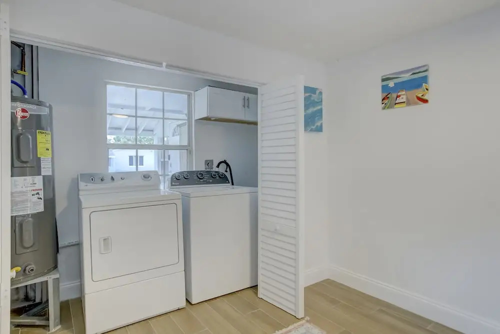 Madrina's Cozy 3BR-1BA Spacious Backyard