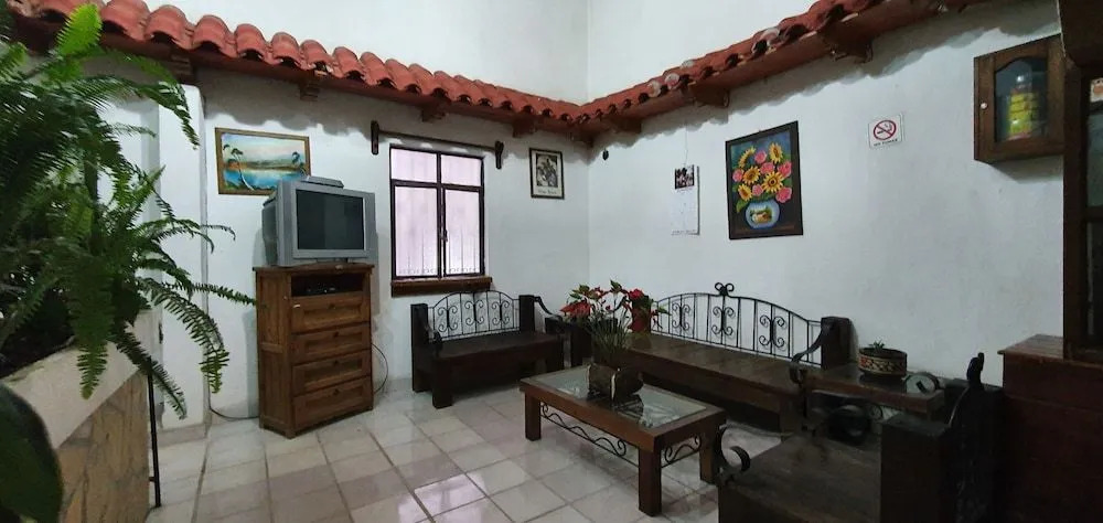 Capital O OYO Hotel Las Nubes Mercado de Dulces y Artesanias Ambar, San Cristobal De Las Casas