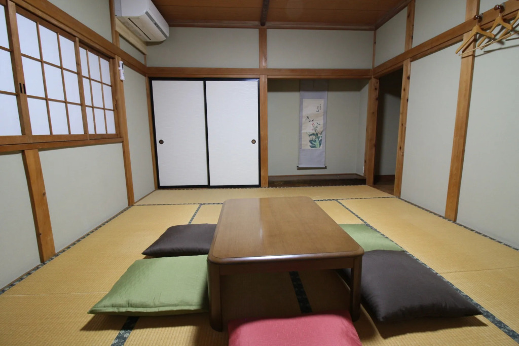 HOSTEL MICHIKUSA-YA