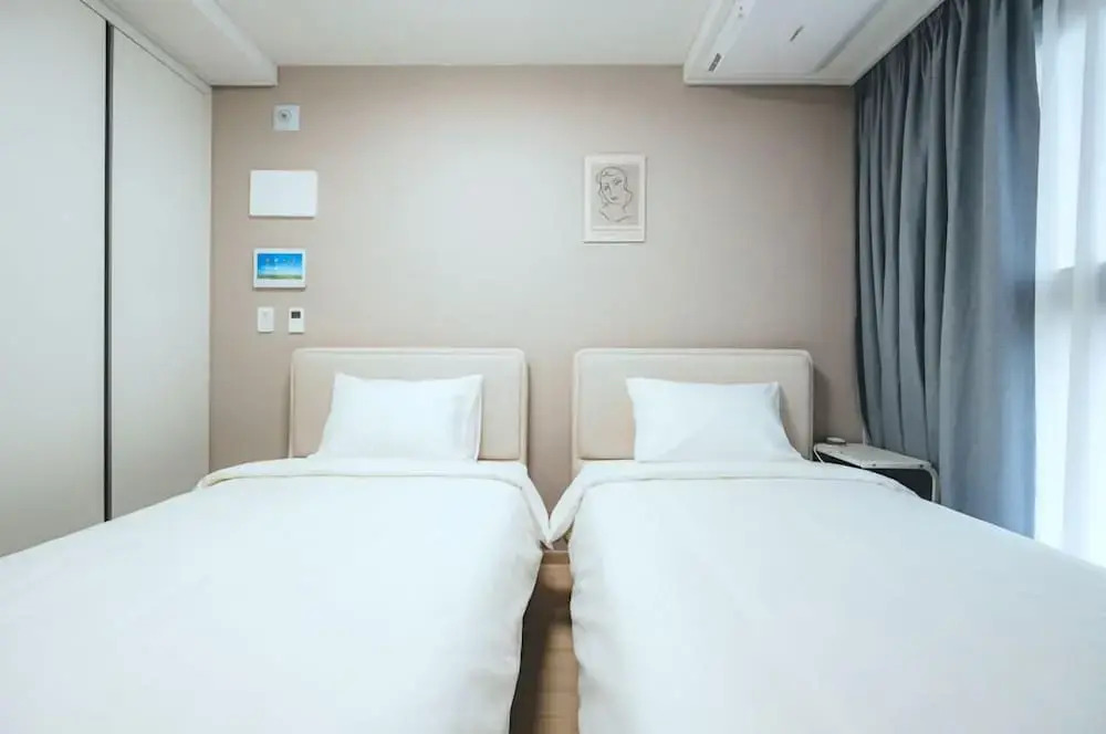 H Avenue Sasang Station Residence Hotel