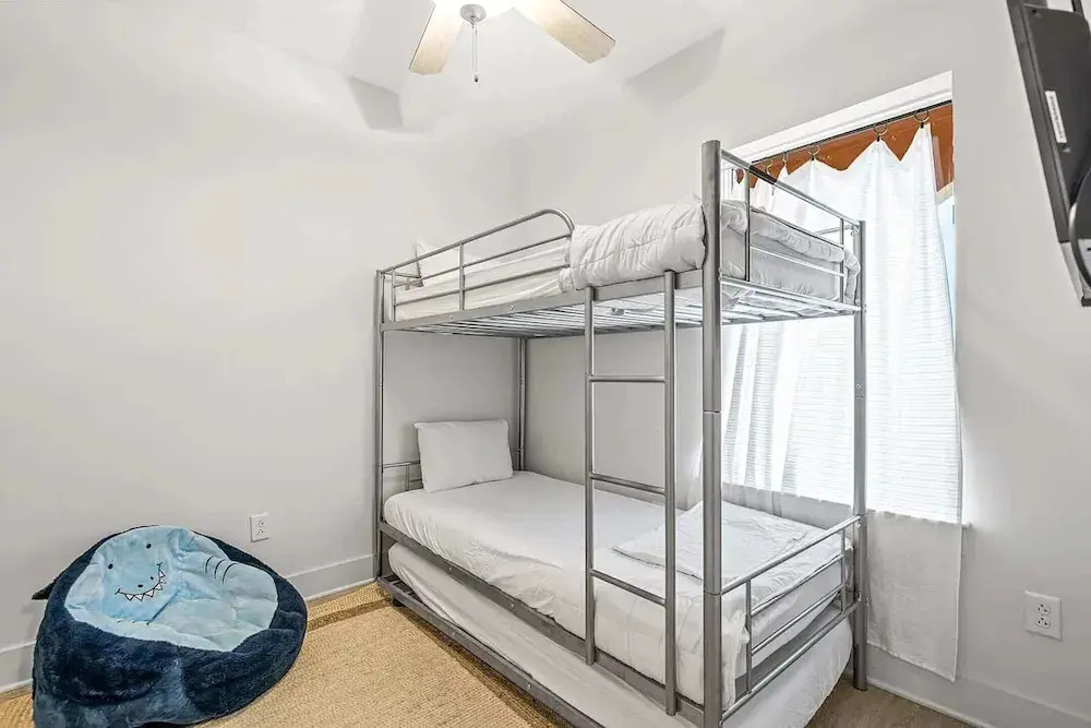 Salt and Shore Escape Sleeps 7