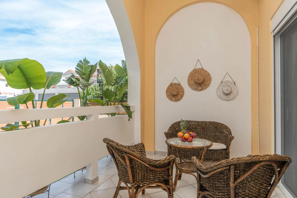 Doras Apartments