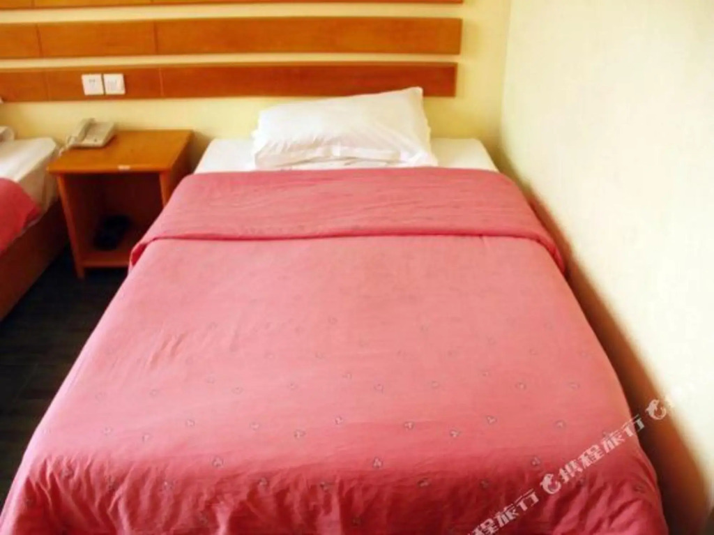 Homeinn Ease Hotel (Weihai Stadium Harbin Institute of Technology)
