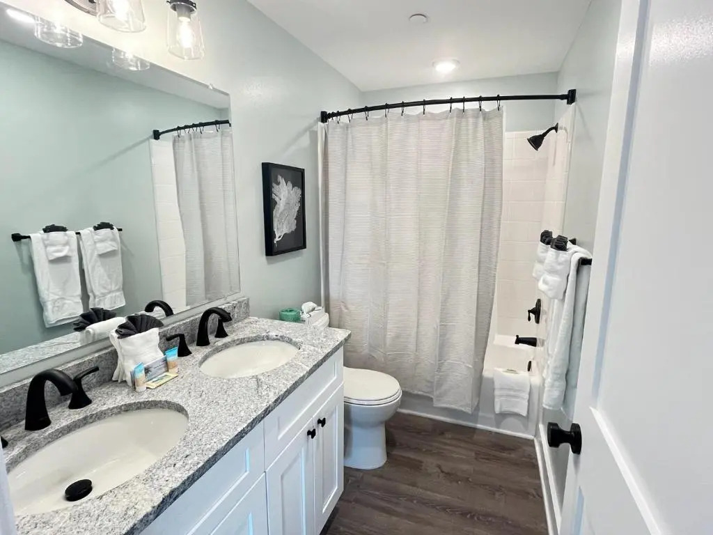 Sandpeddler Inn and Suites