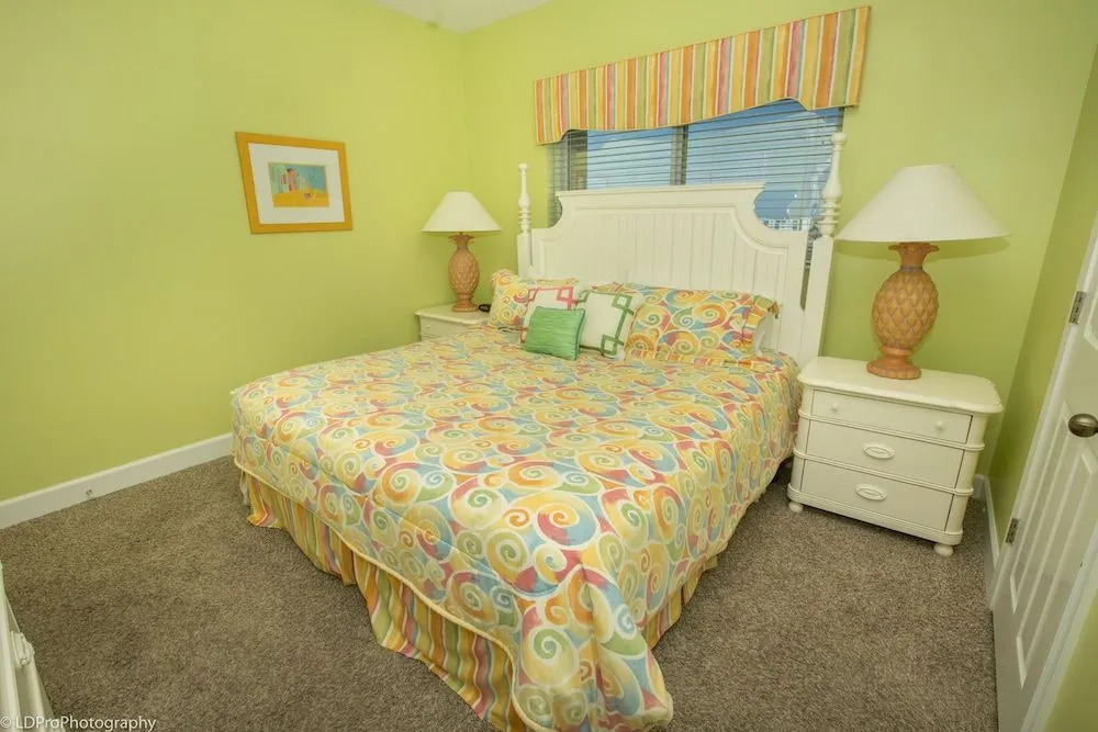 Oceania 607 3 Bedroom Condo by RedAwning