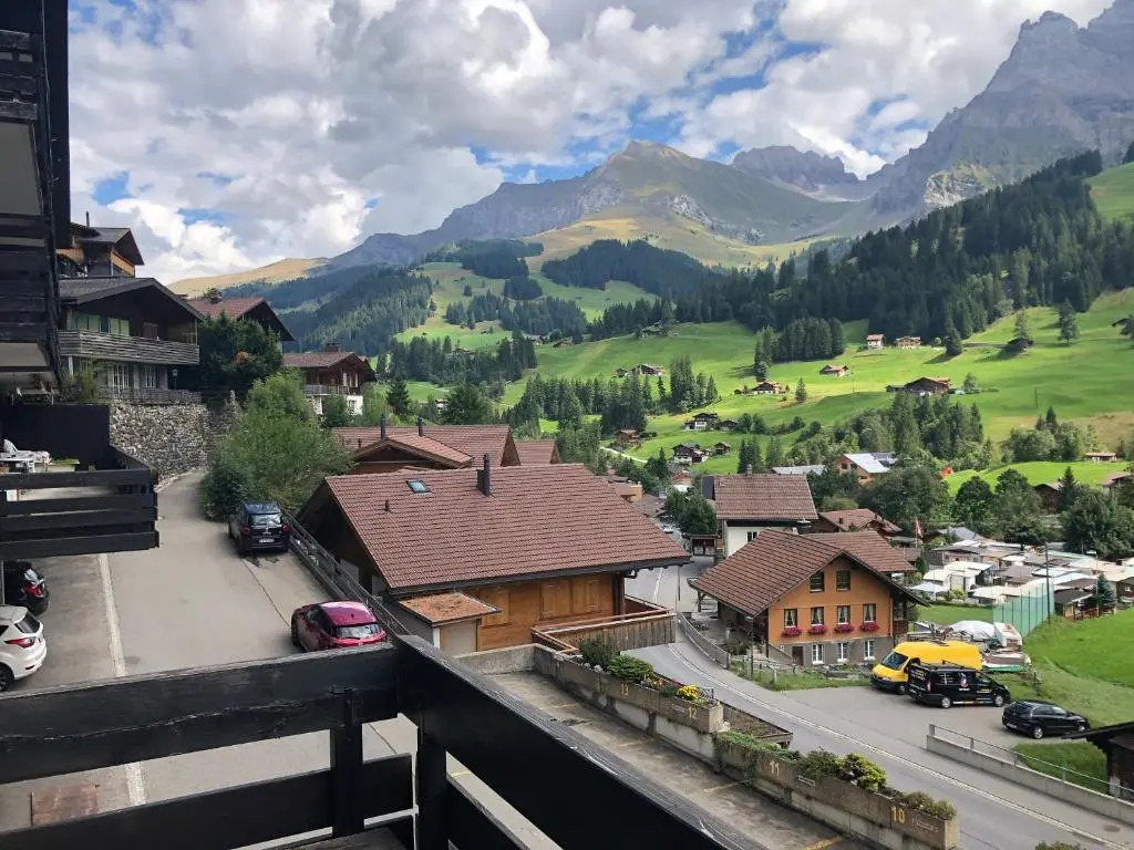 Schönes 2-Zimmer Studio mit grossem Balkon und Bergpanorama - 400m von Talstation Sillerenbahn