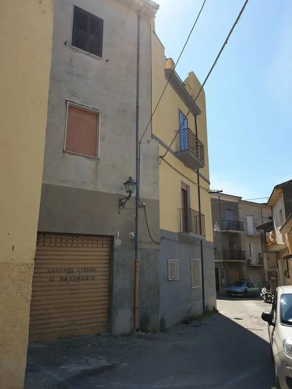 House With 3 Bedrooms in Castrovillari, With Balcony and Wifi - 20 km From the Slopes