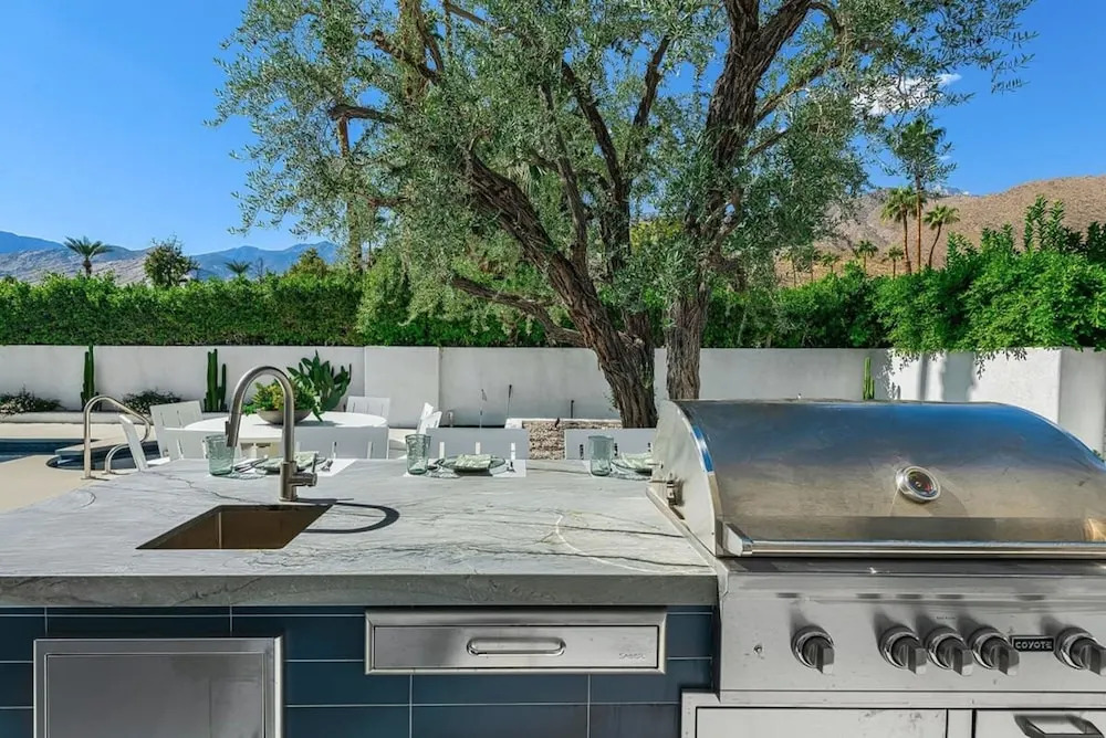 Bauhaus Estate in Palm Springs