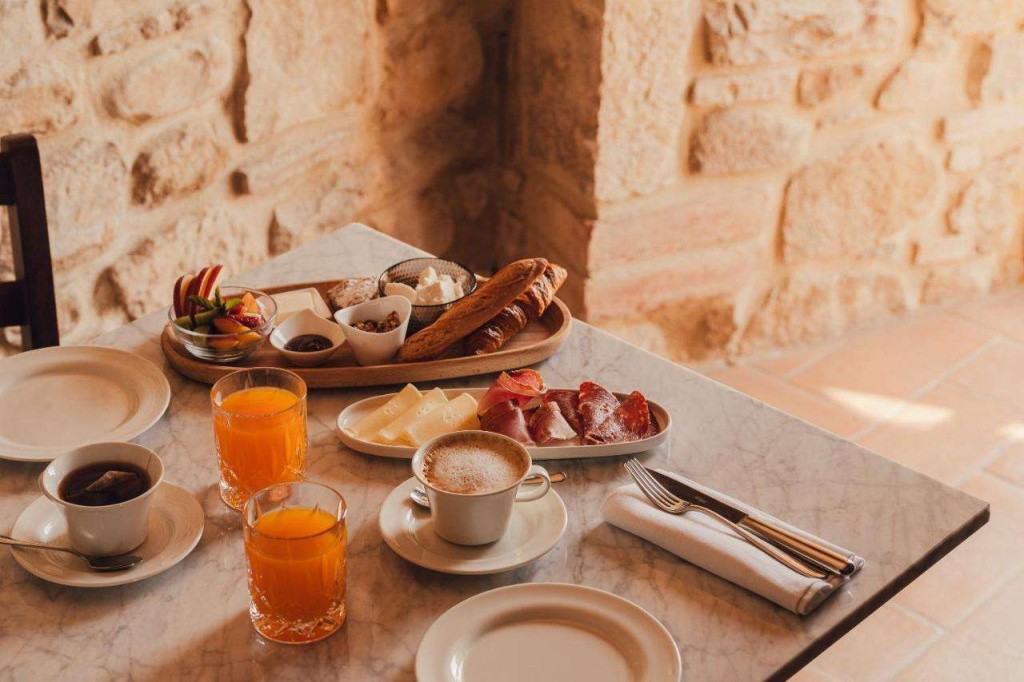 Aethos Hotel Saragano