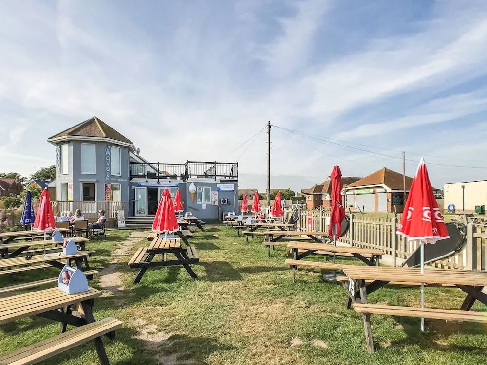 The Waves Bar Cafe B and B Hotel
