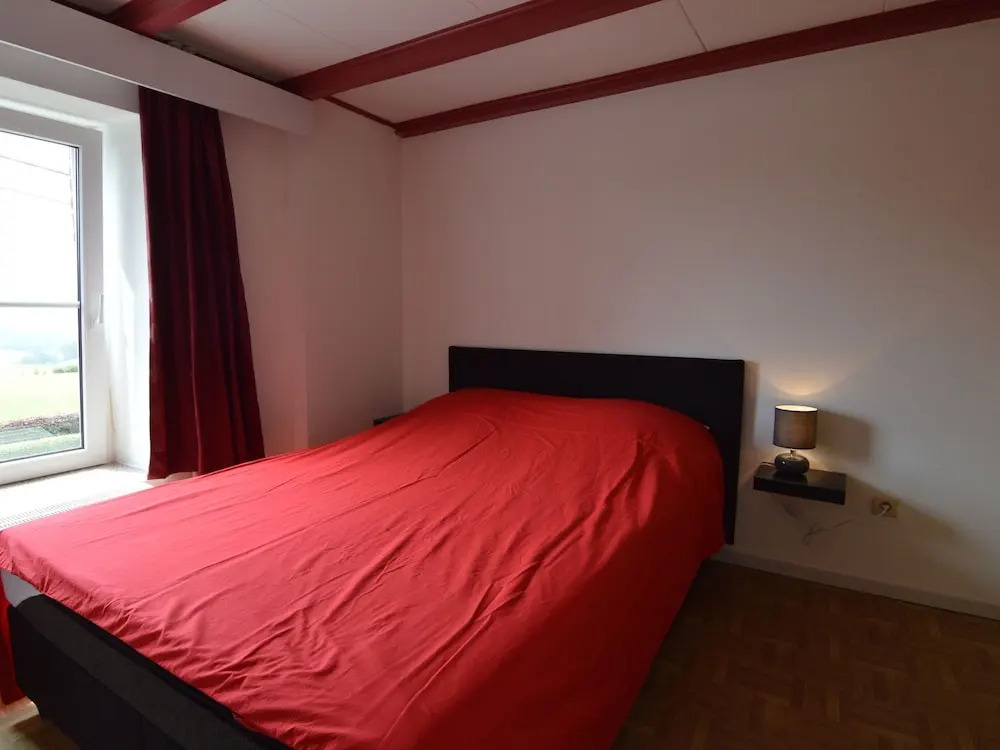 Garden-view Holiday Home in La Roche-en-ardenne
