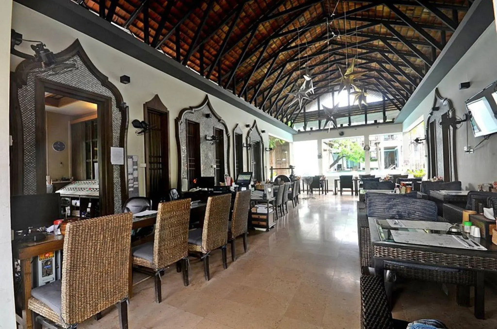 Paragon Inn
