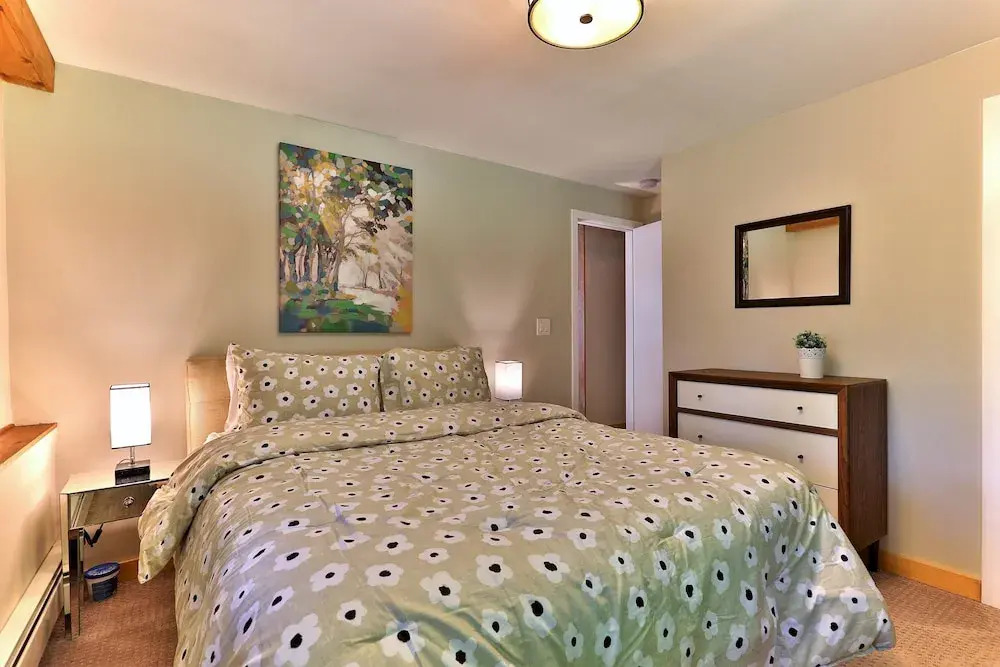 "the Shack" At Killington: 3br/1.5ba Remodeled Home. Hot Tub. 3 Bedroom Home