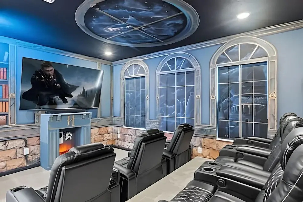 Luxurious 9BR Paradiso Pool, Cinema & Game Room