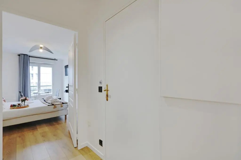 Buttes Chaumont - Sunny 2P apartment