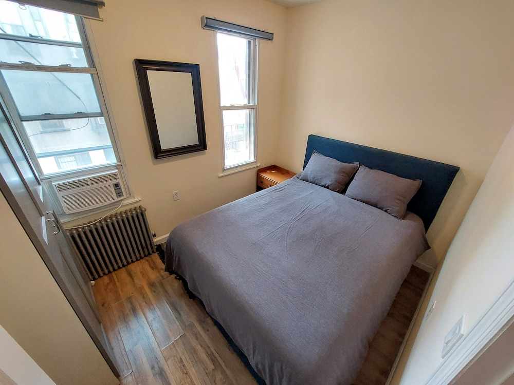 Comfortable Apartment with Kitchen and Work Station