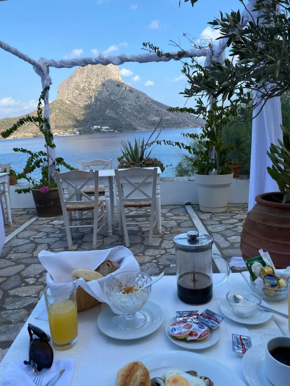 MasouriBlu Boutique Hotel