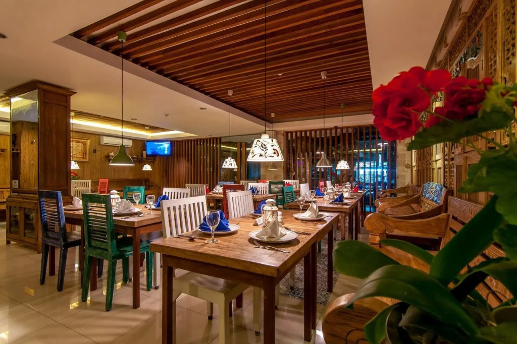 Rhadana Hotel