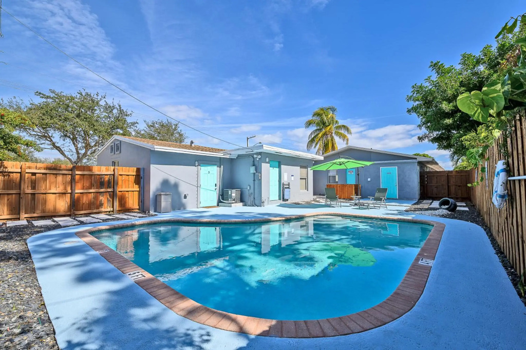 Relax and enjoy Fort Lauderdale beach!