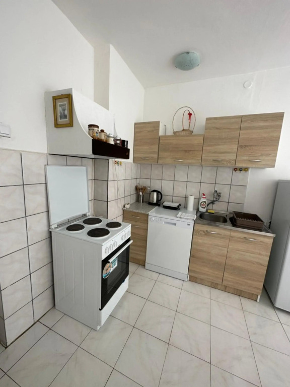 One bedroom apartment in great location