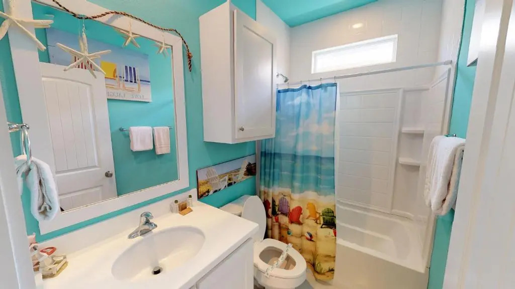 OV23 House on Stilts with Beachy Decor, Located near Beach, Balcony, Shared Pool