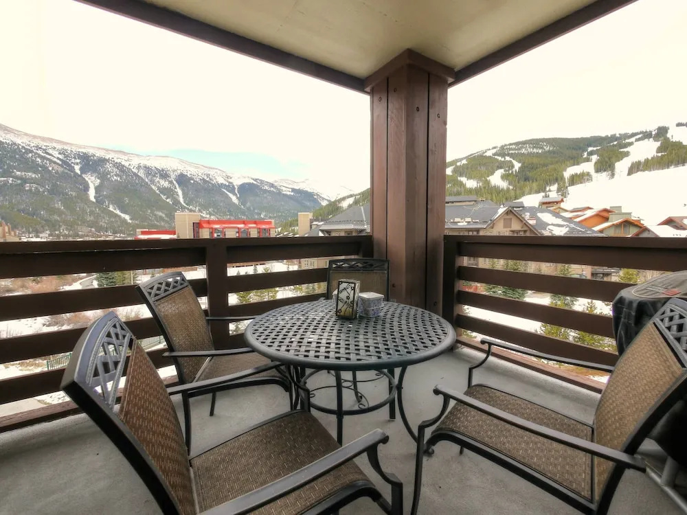 Luxury Remodeled Passage Point Condo - Short Walk to Lifts - Heart of Center Village - PP404 by Redawning