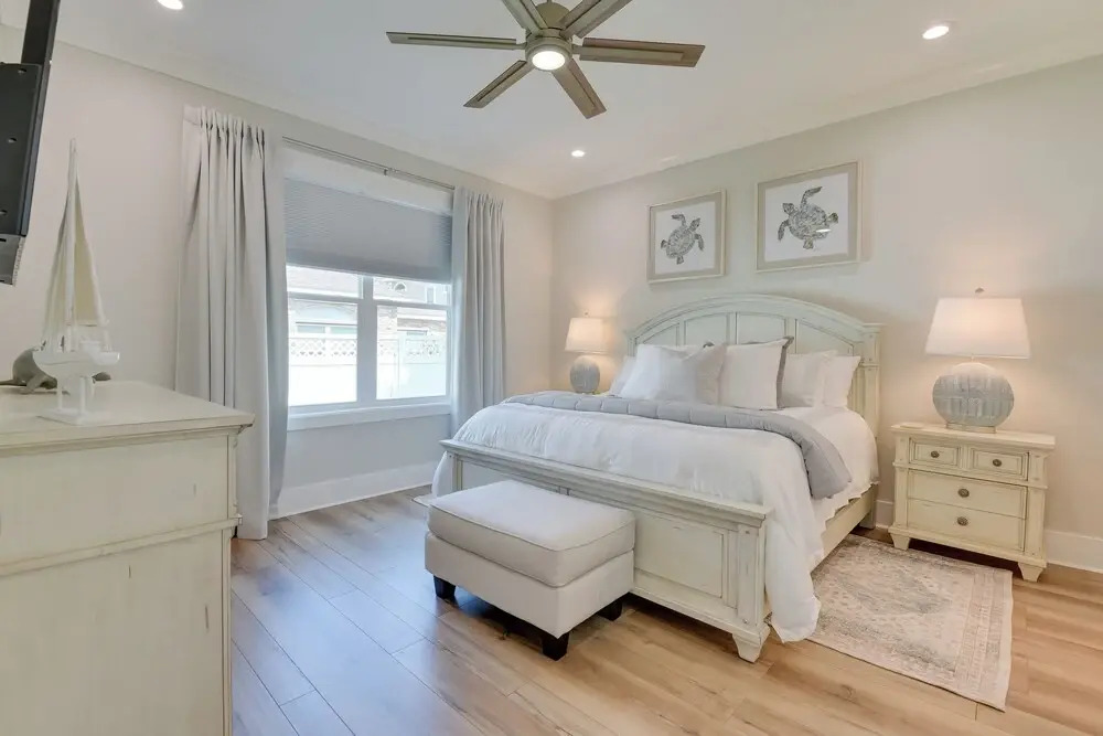 Miramar Beach Getaway w/ Pool Access & Fireplace