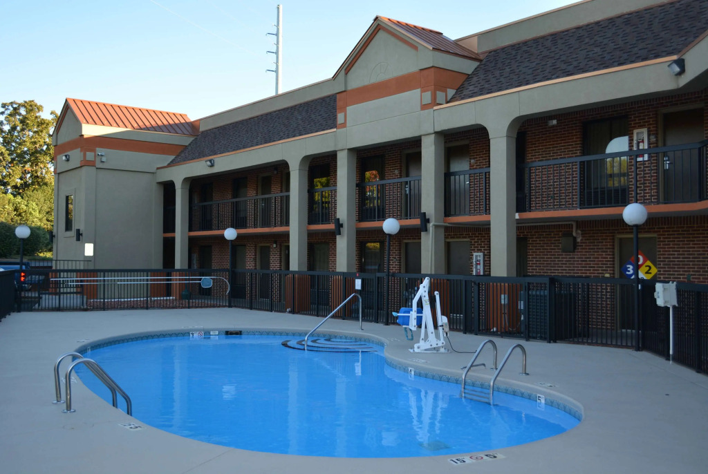 Super 8 by Wyndham Huntersville/Charlotte Area