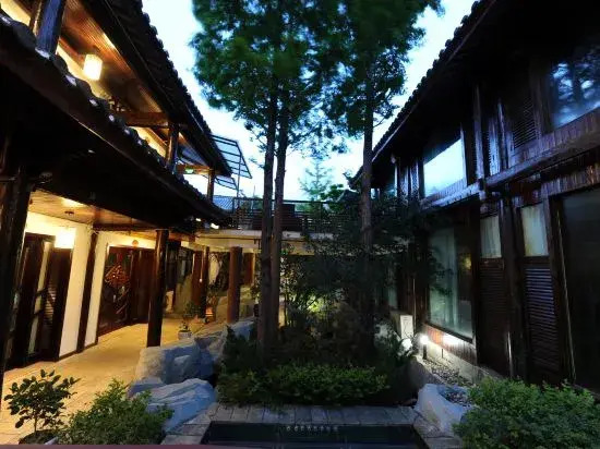 Lijiang Wu Courtyard Gardens Resort