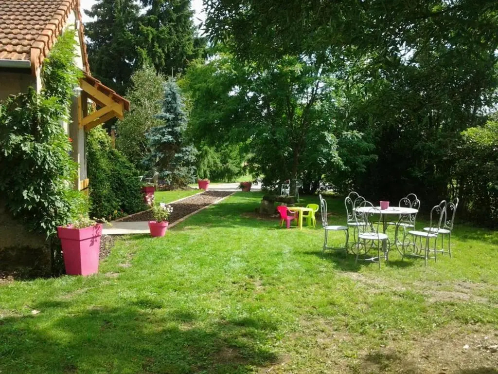 Maison rénovée avec piscine et jardin à Moulins - FR-1-489-324
