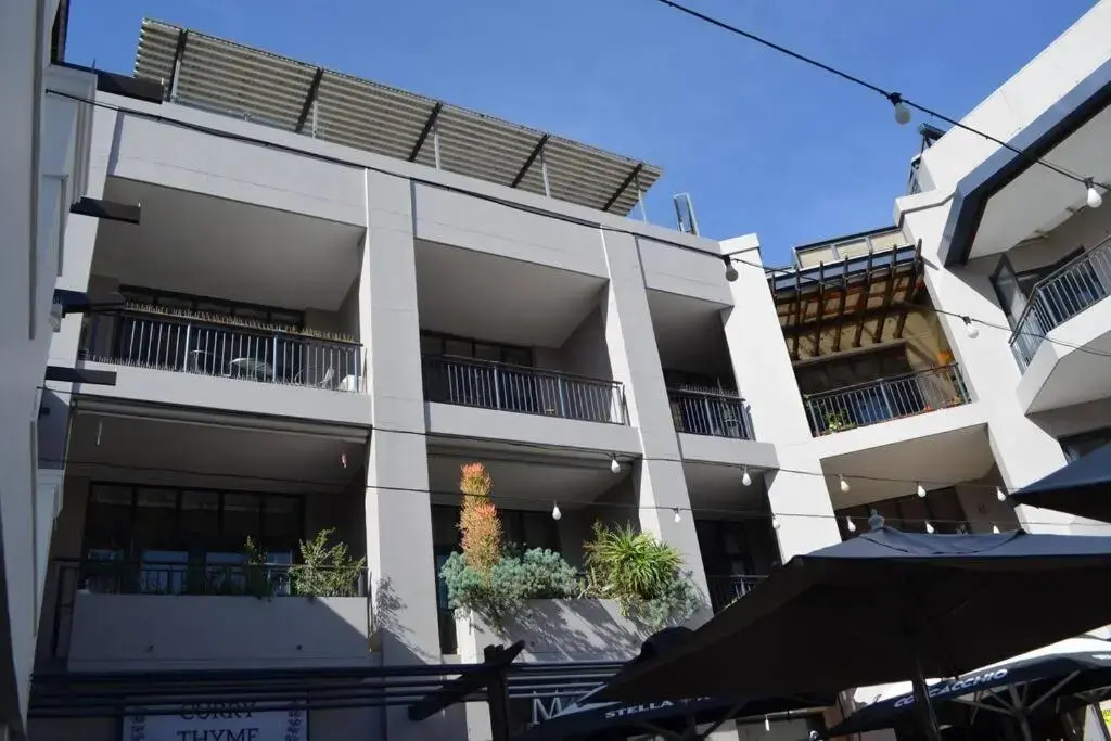 Courtyard Casual - stylish studio in heart of Stellenbosch centre