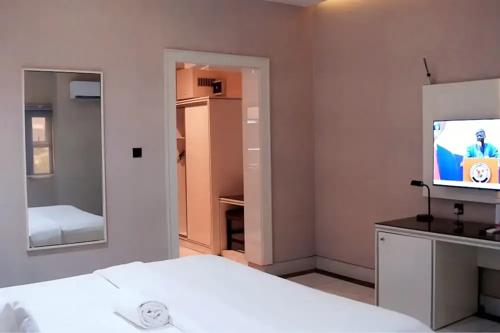 2020 HOTELS & APARTMENTS Wuye