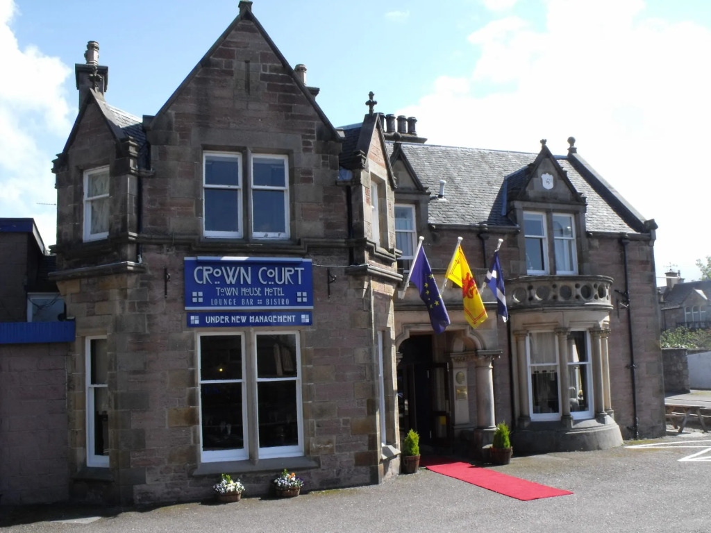 Crown Hotel & Bar