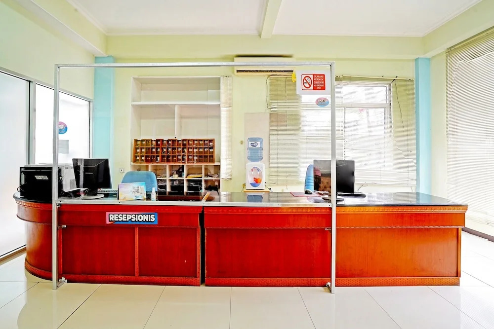 Urbanview Hotel Bartu Moh Toha Bandung by RedDoorz