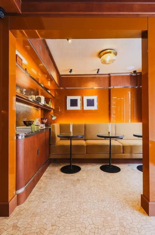 Confidential Room 4, a Stones Throw From the Louvre