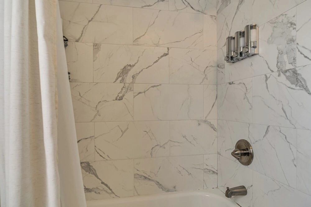 Near Beach & Corey Ave! Walkable Snowbird Escape