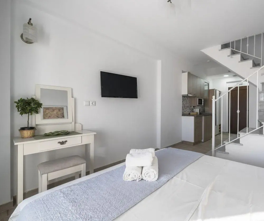 Azur Residences, Nilie Hospitality MGMT