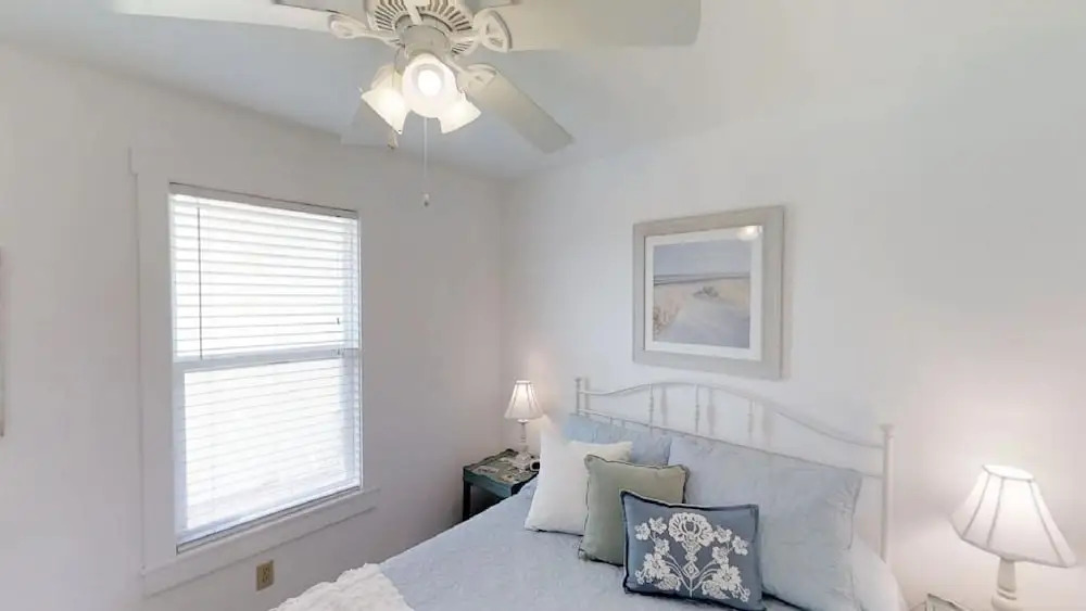 A Saltwater Cottage 4 Bedrooms 2 Bathrooms Home