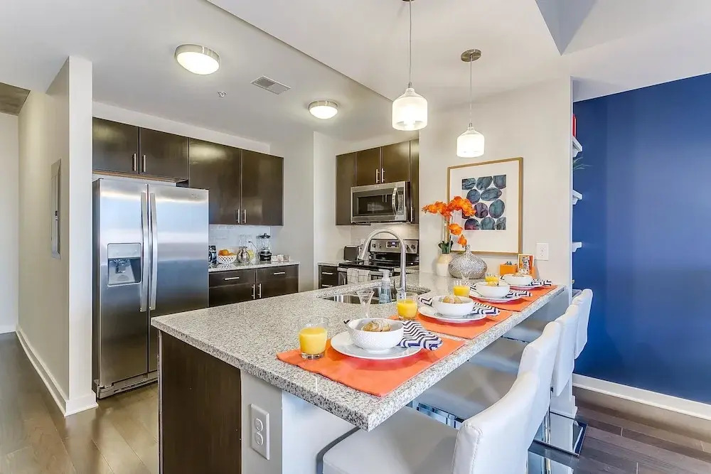 Plush 1BR w/ Pool + Gym in Victory Park