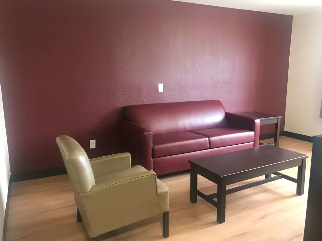 Red Roof Inn & Suites Denton