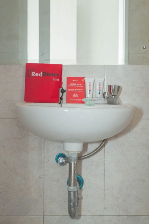 Aminda Hotel By RedDoorz