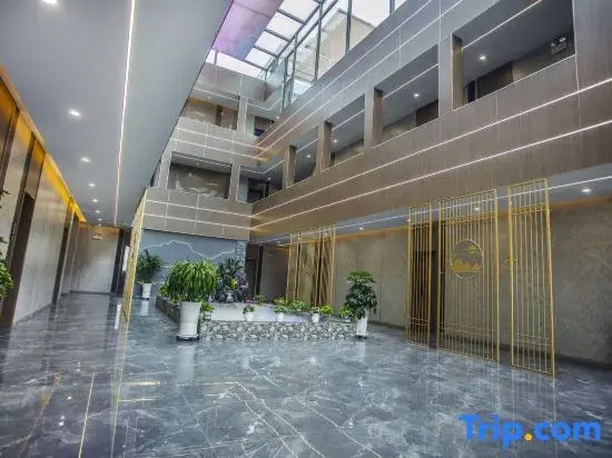 Wangshanyi Hotel (Colorful Danxia Scenic Area Branch)