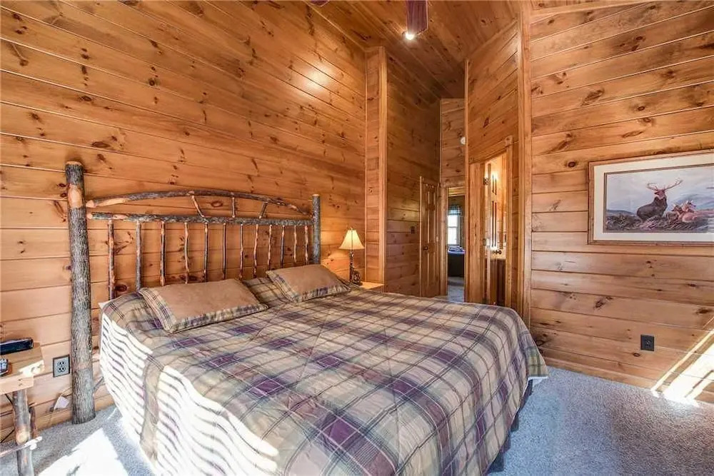Alpine Nights 3 Bedroom Home with Hot Tub