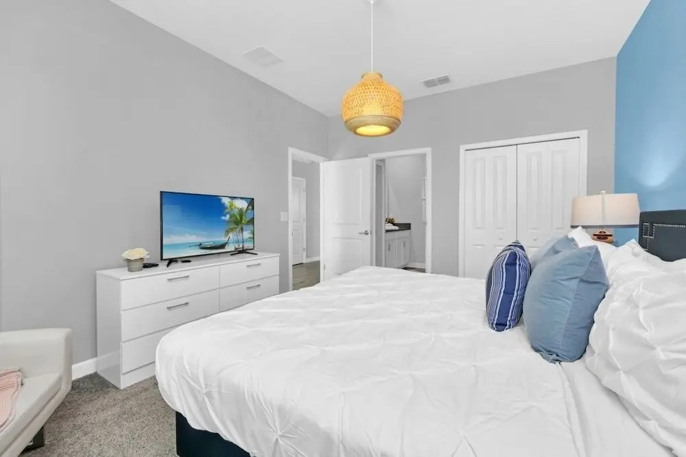 Storey Lake 6 Bed Home- King Master On 1st Floor 6 Bedroom Villa by RedAwning