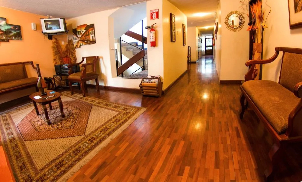 Altura Rooms & Suites