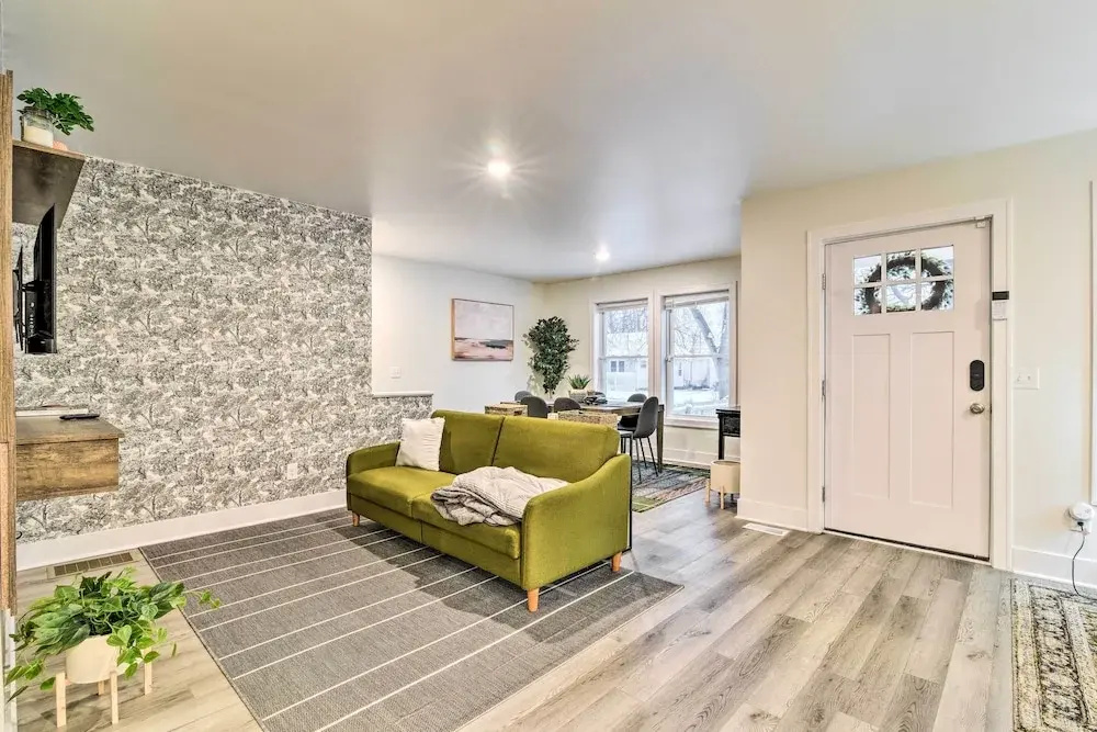 Stylish Retreat w/ Yard < 5 Mi to MSU Campus