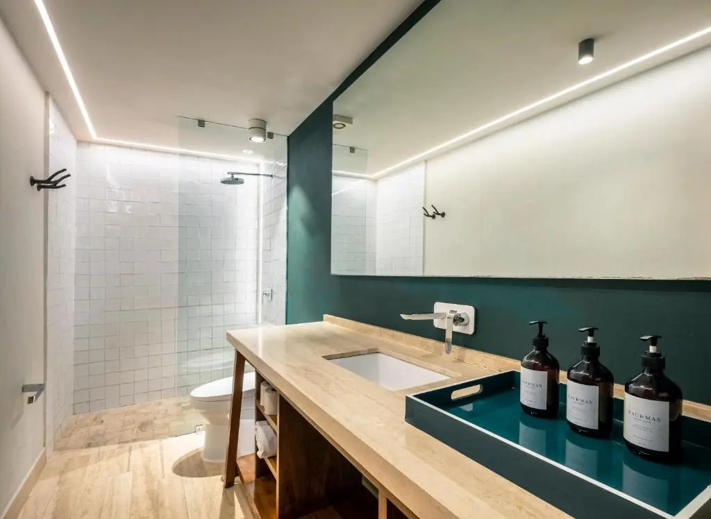 304 Contemporary Designer 3br Condo by StayPodio