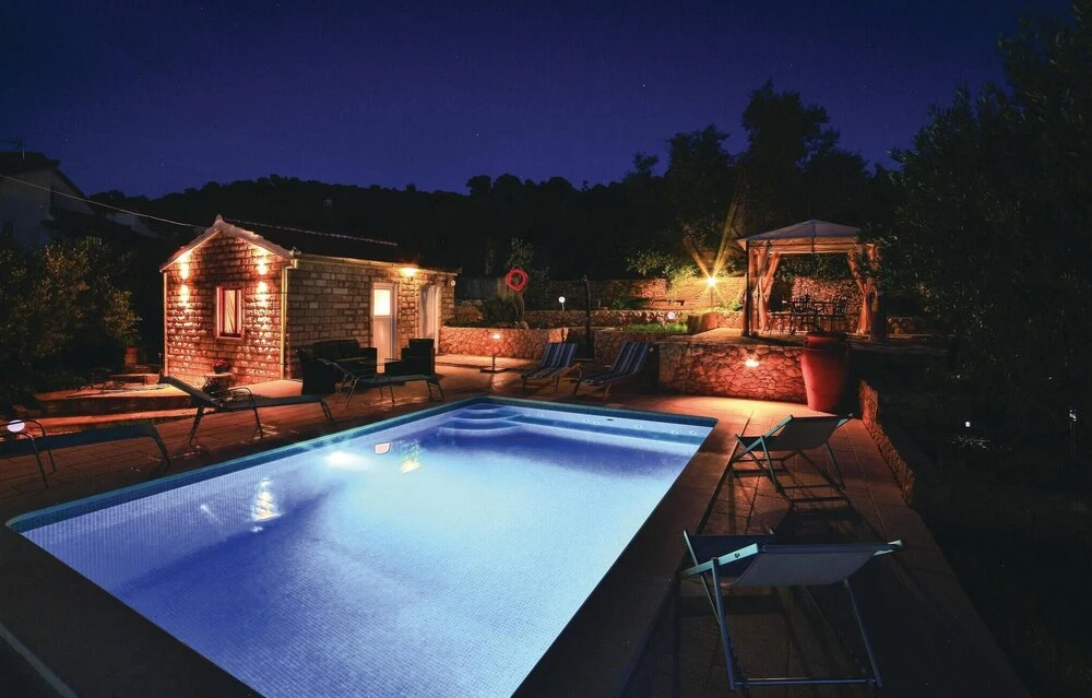 Beautiful Home in Trogir With Wifi and 2 Bedrooms